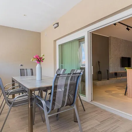 Apartman Erik **** Cres